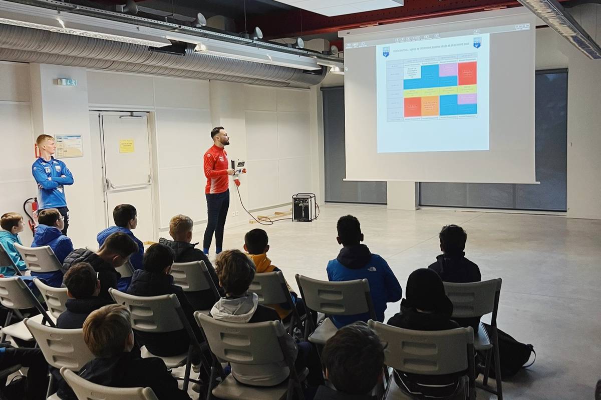 Image de l'article Stage de Noël : Futsal, plaisir et sourires