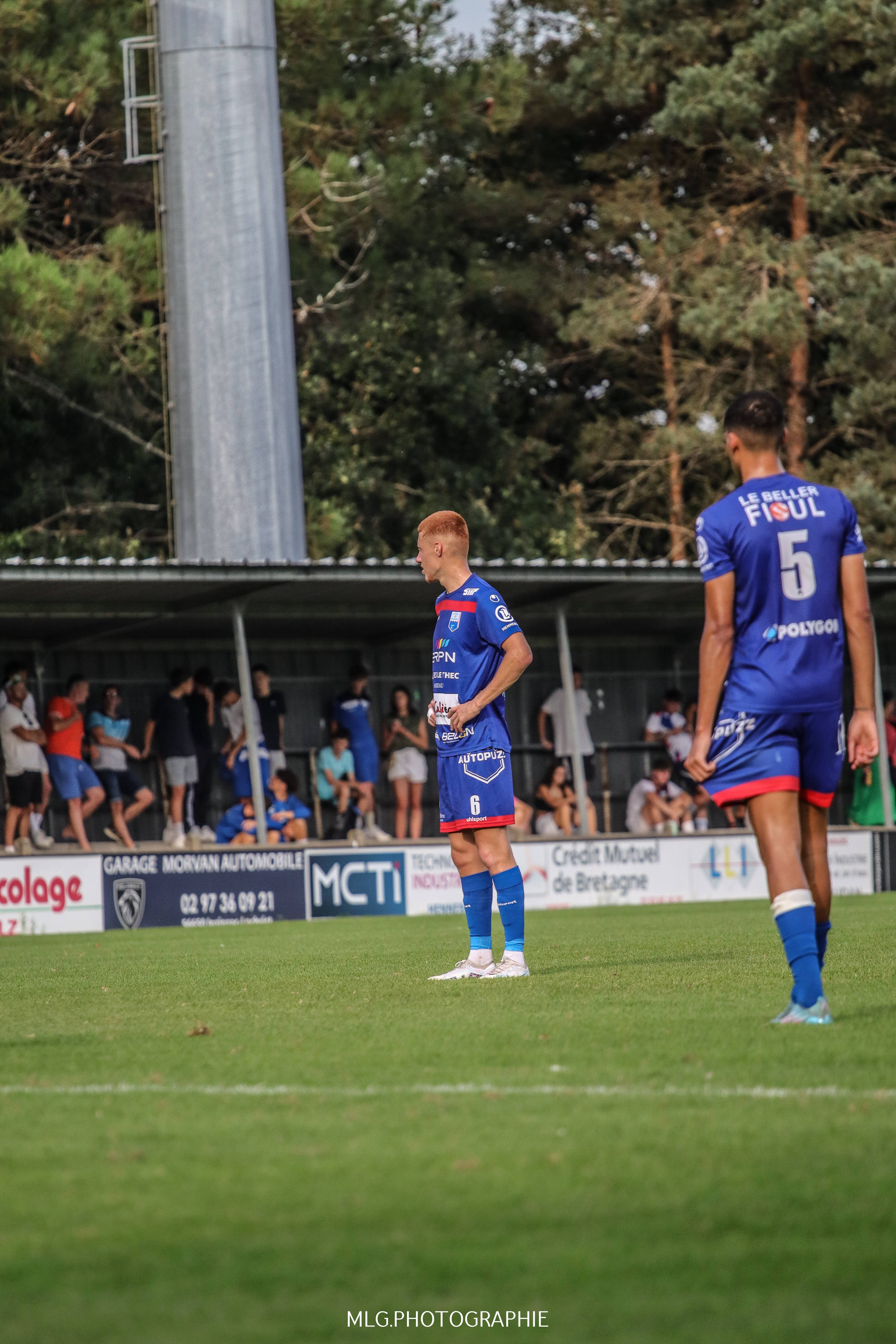 Image de l'article R1, J1. USM 2-2 AS Ménimur