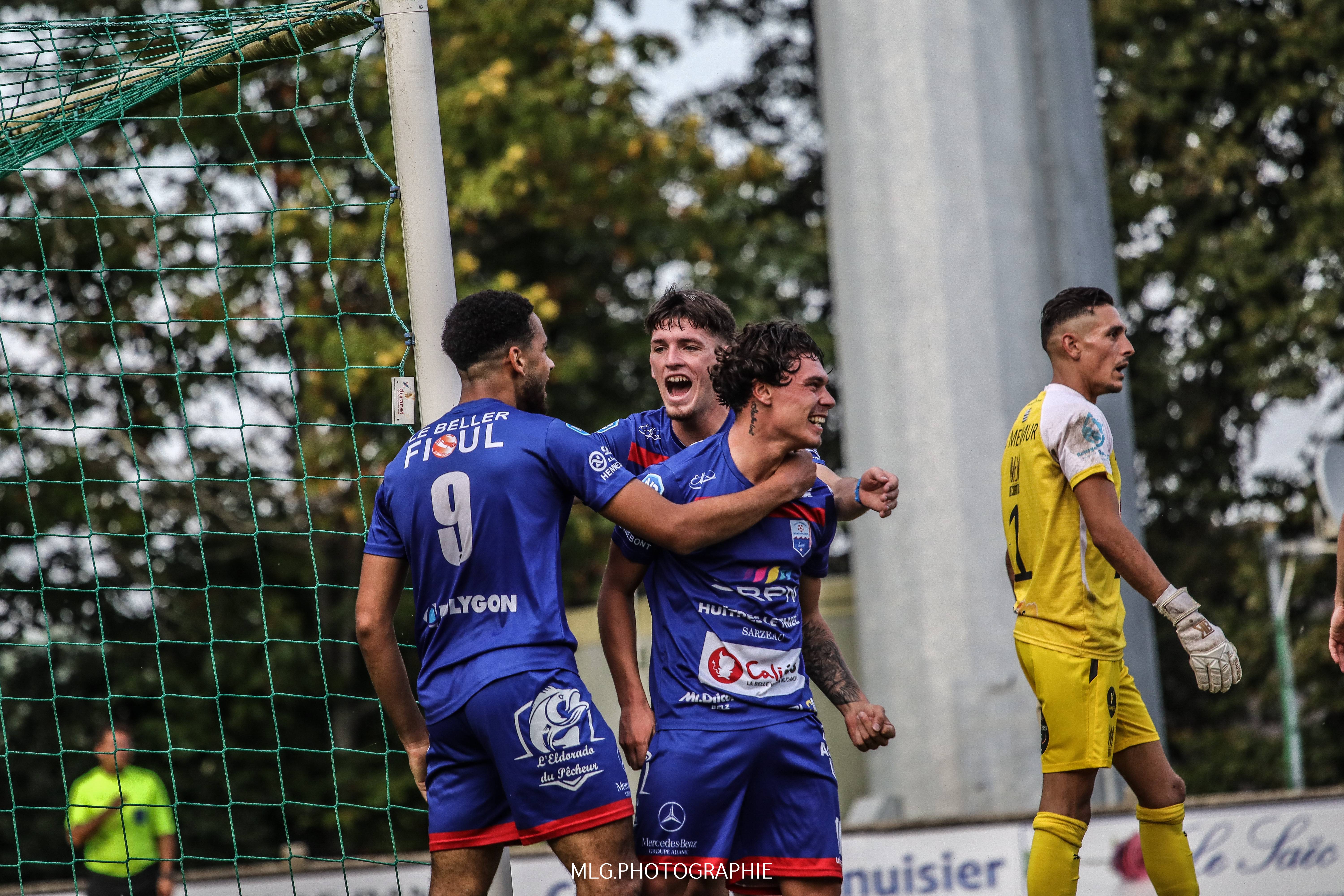 Image de l'article R1, J1. USM 2-2 AS Ménimur