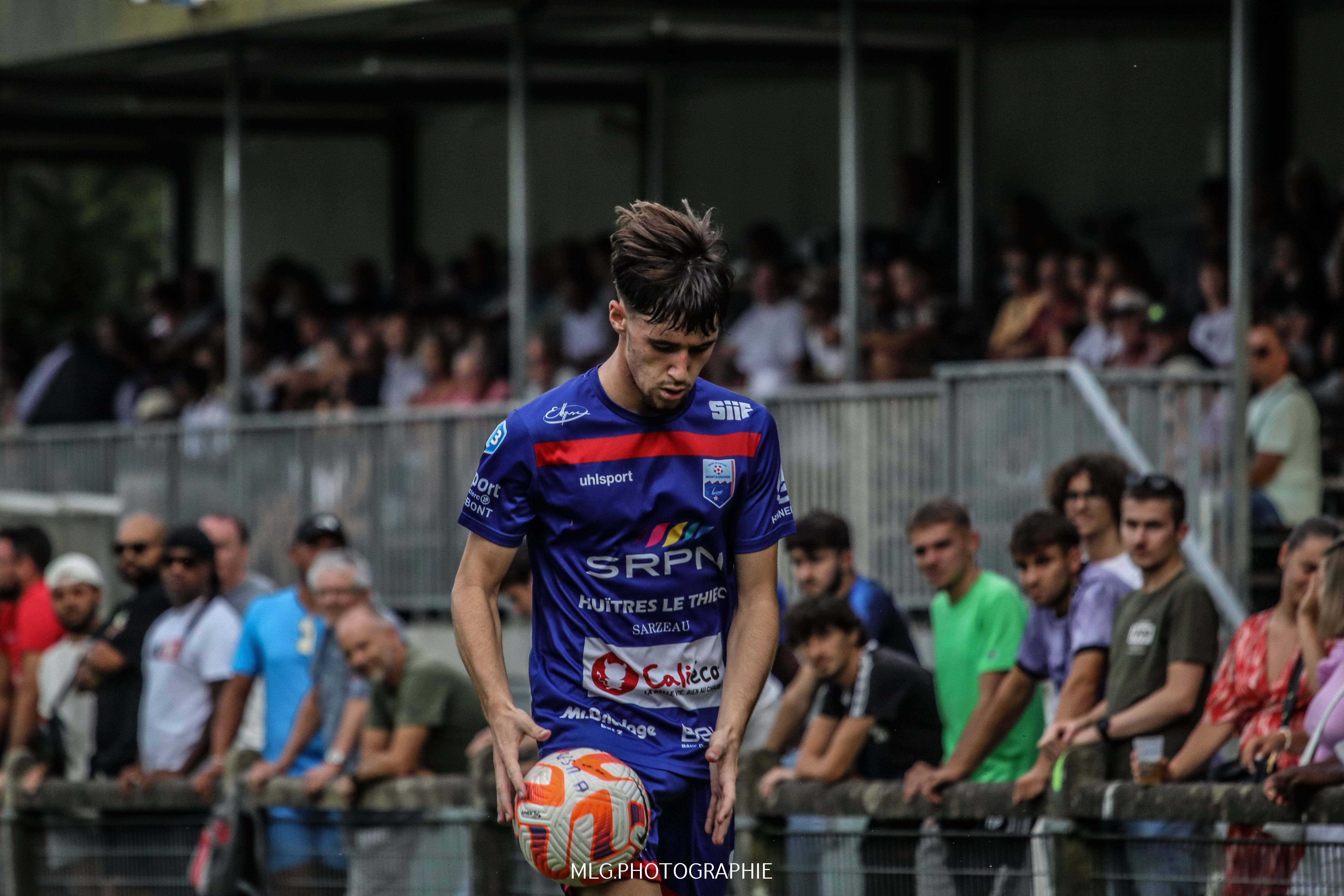 Image de l'article R1, J1. USM 2-2 AS Ménimur