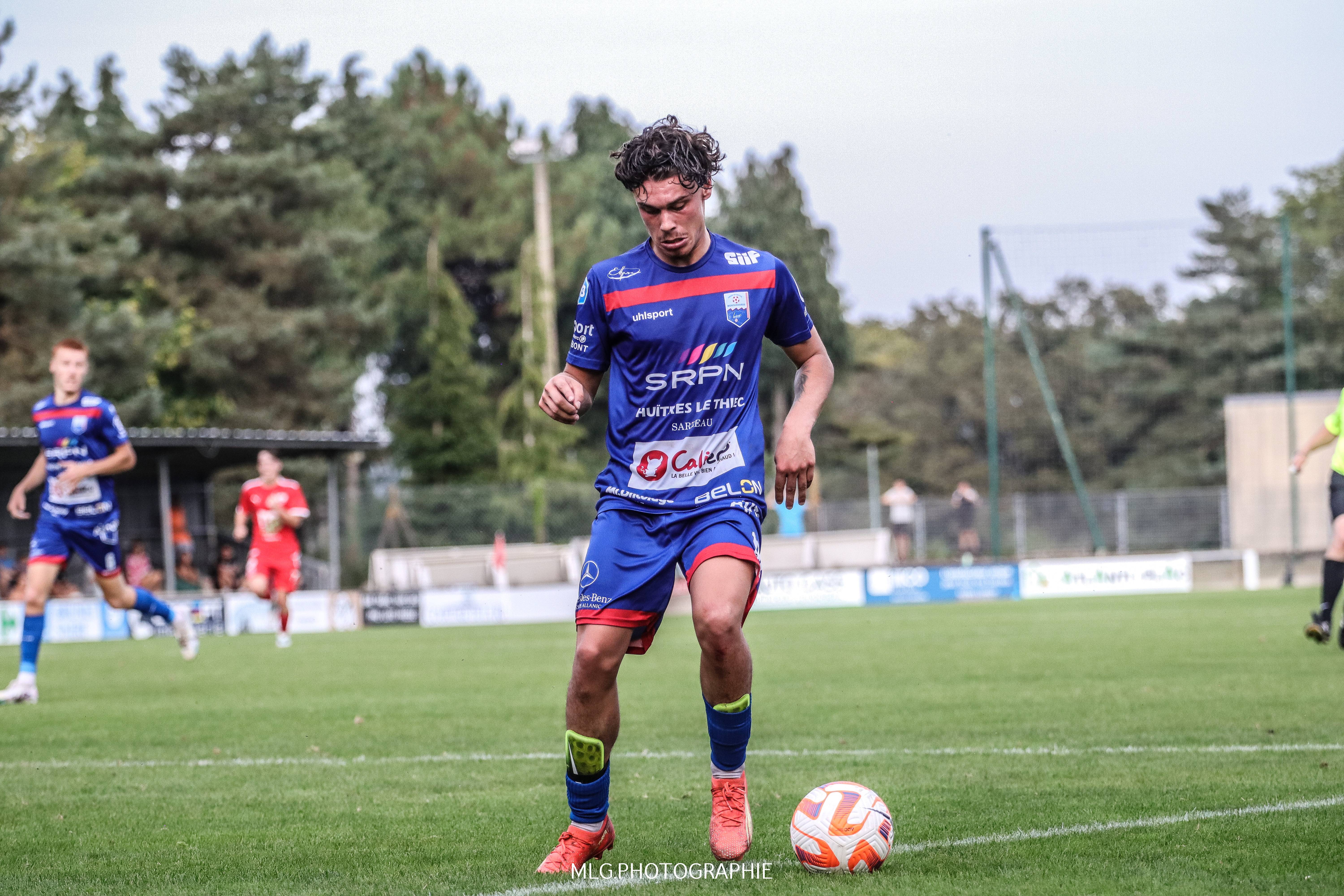Image de l'article R1, J1. USM 2-2 AS Ménimur