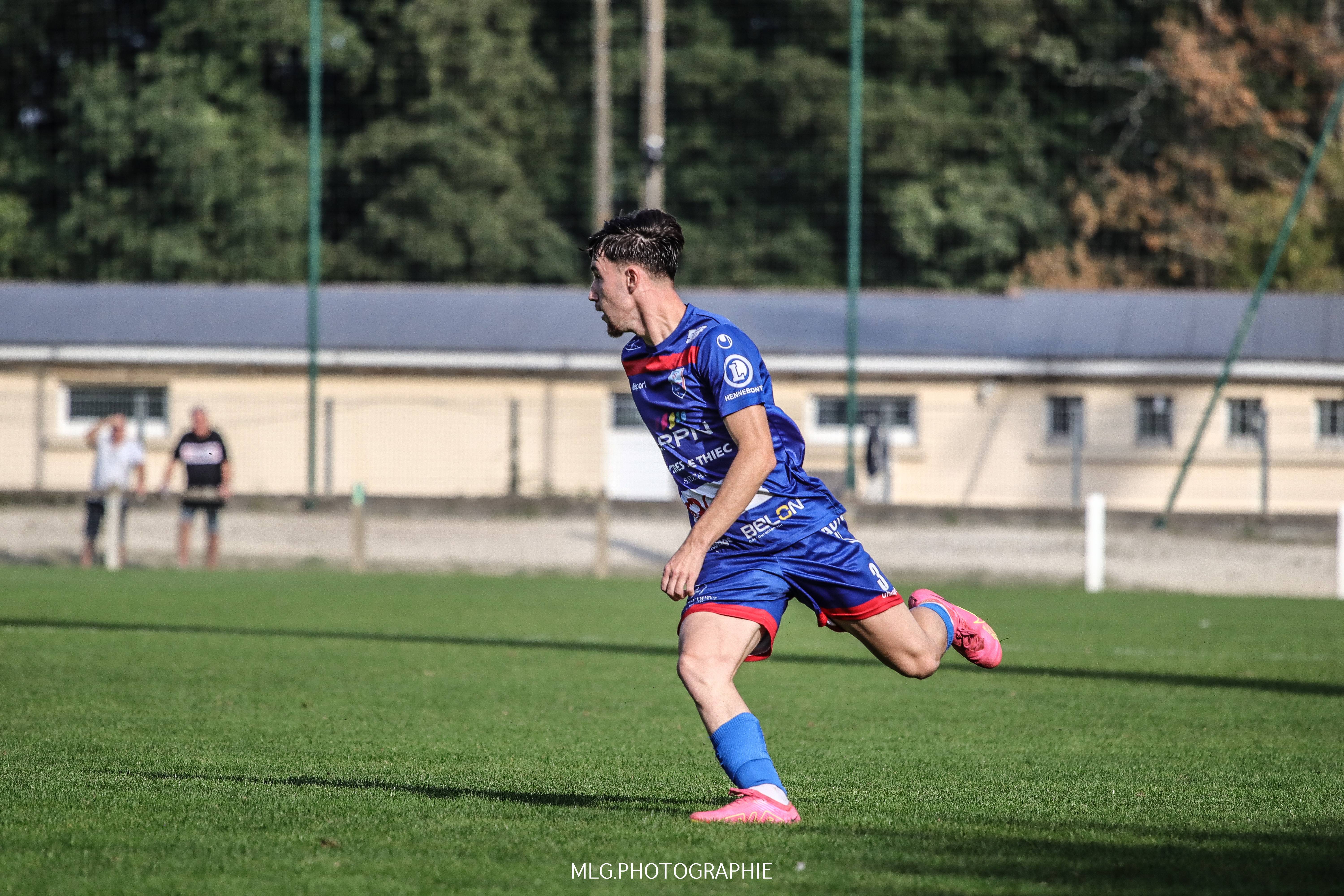 Image de l'article R1, J1. USM 2-2 AS Ménimur