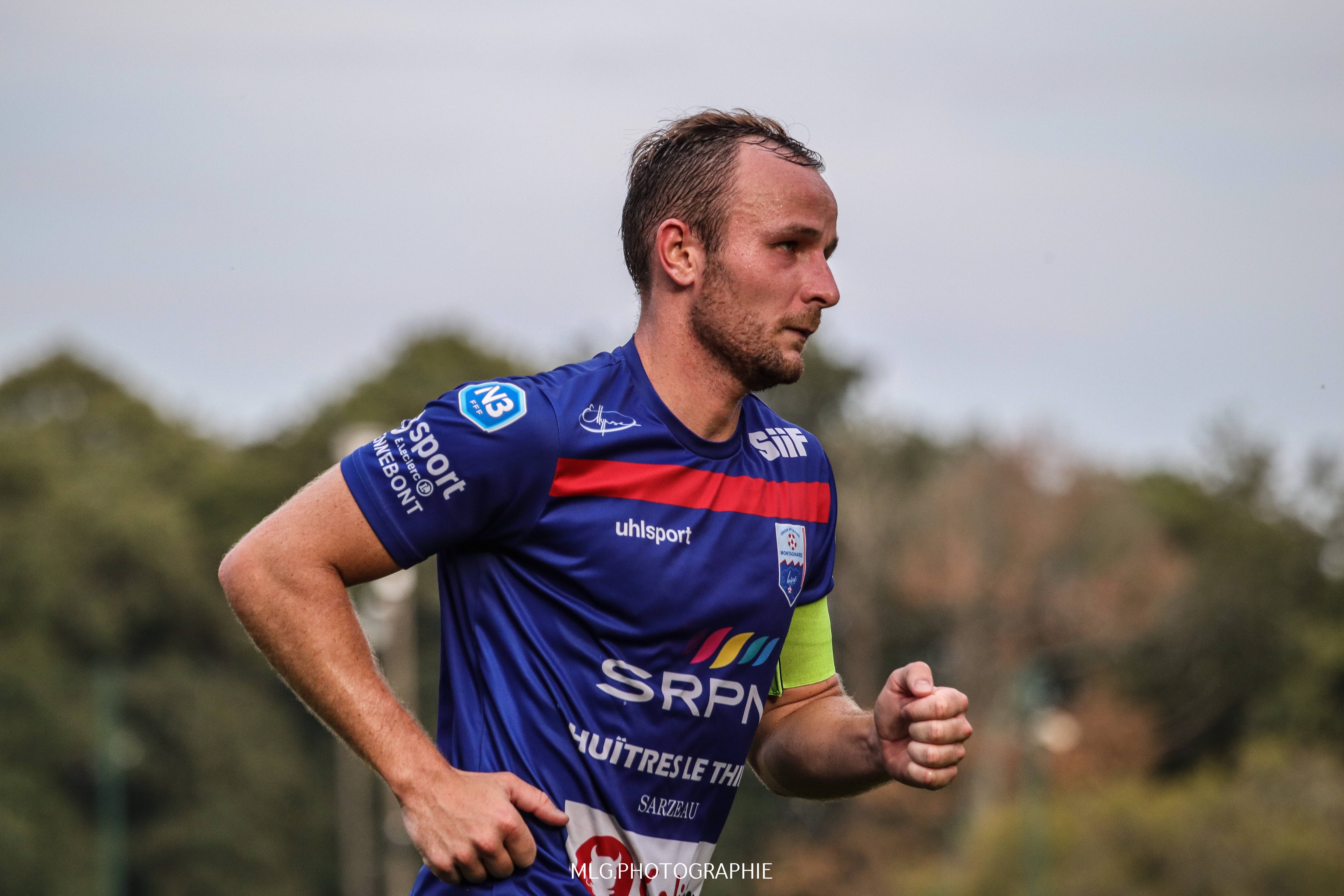 Image de l'article R1, J1. USM 2-2 AS Ménimur