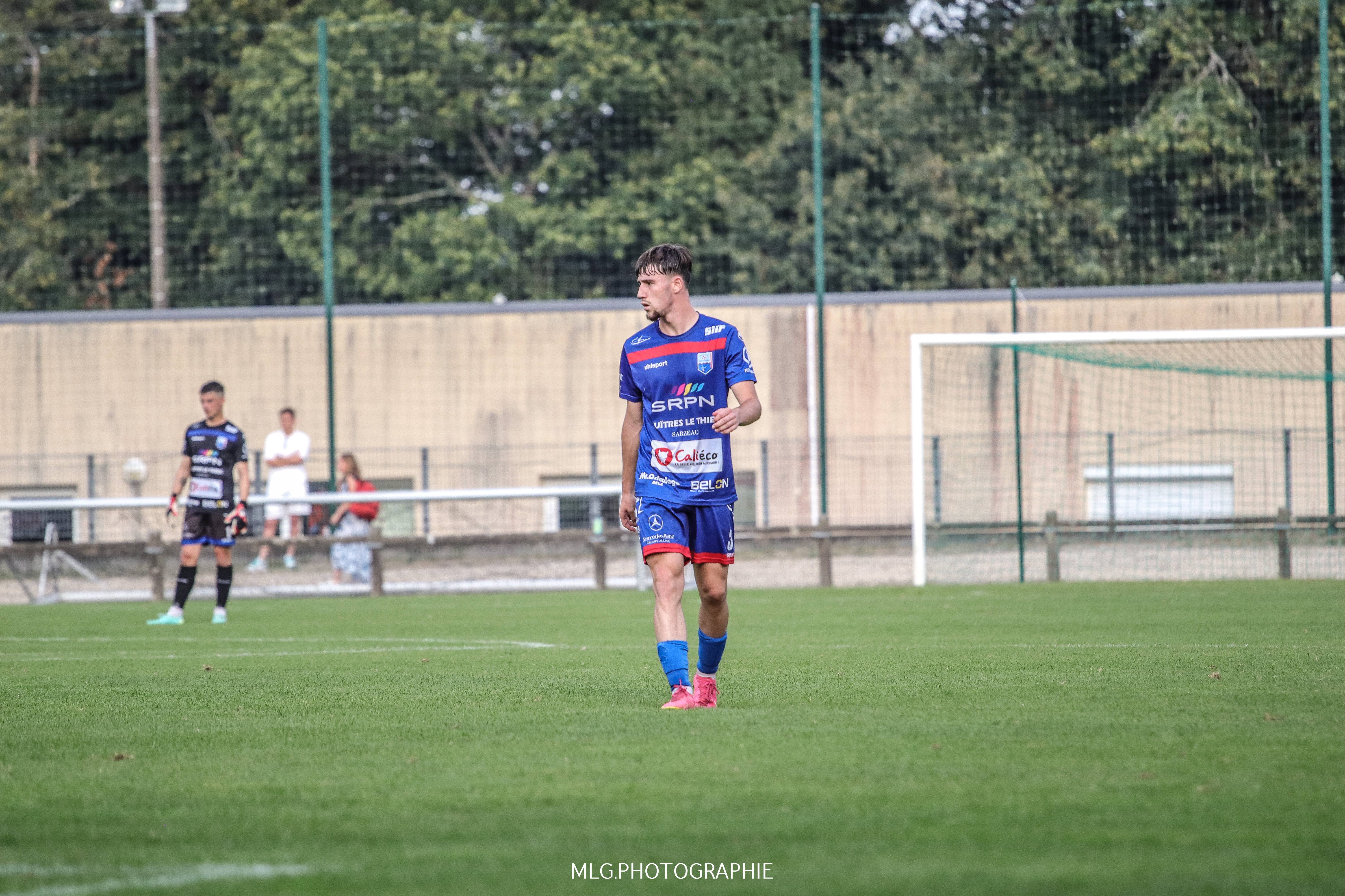 Image de l'article R1, J1. USM 2-2 AS Ménimur