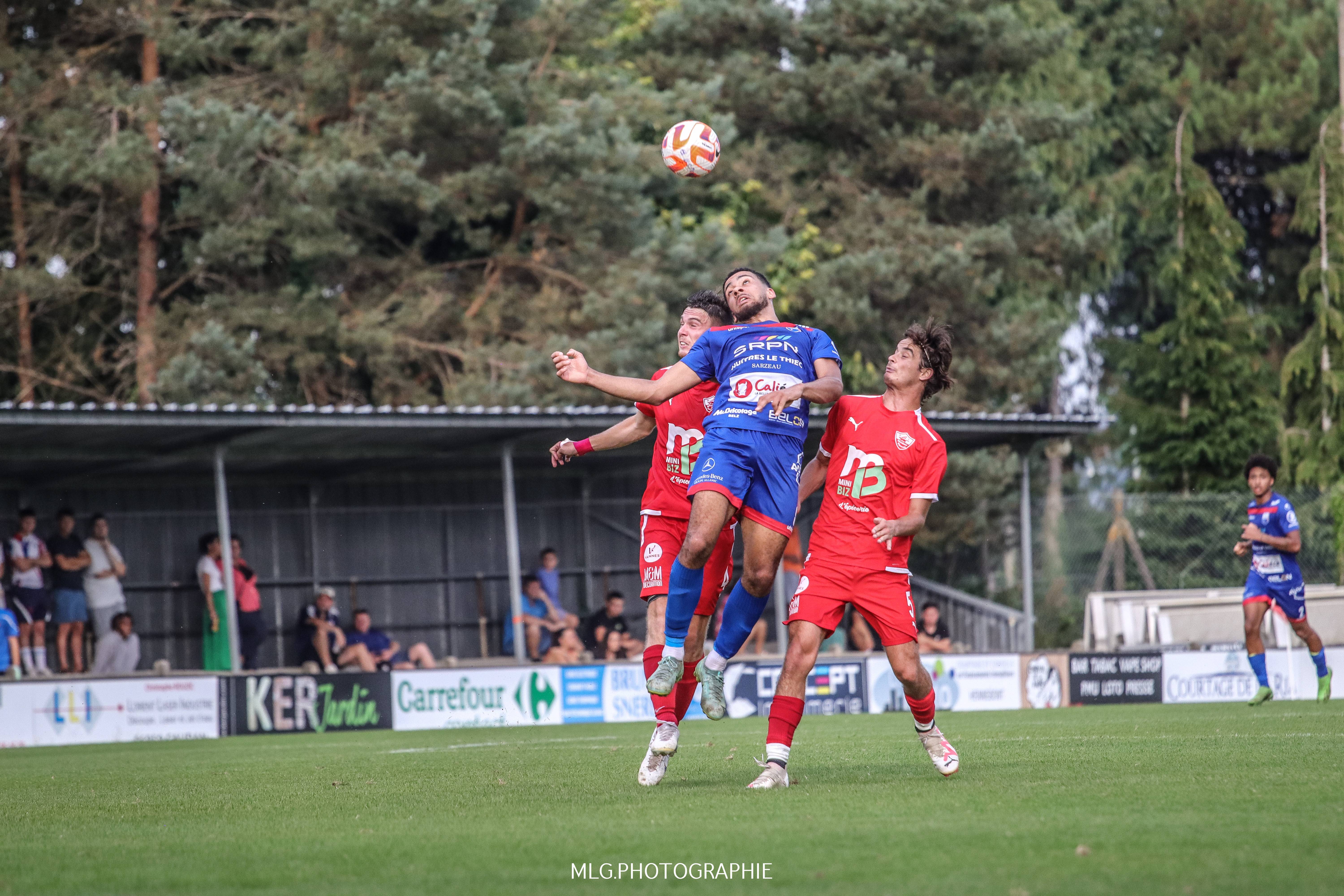 Image de l'article R1, J1. USM 2-2 AS Ménimur