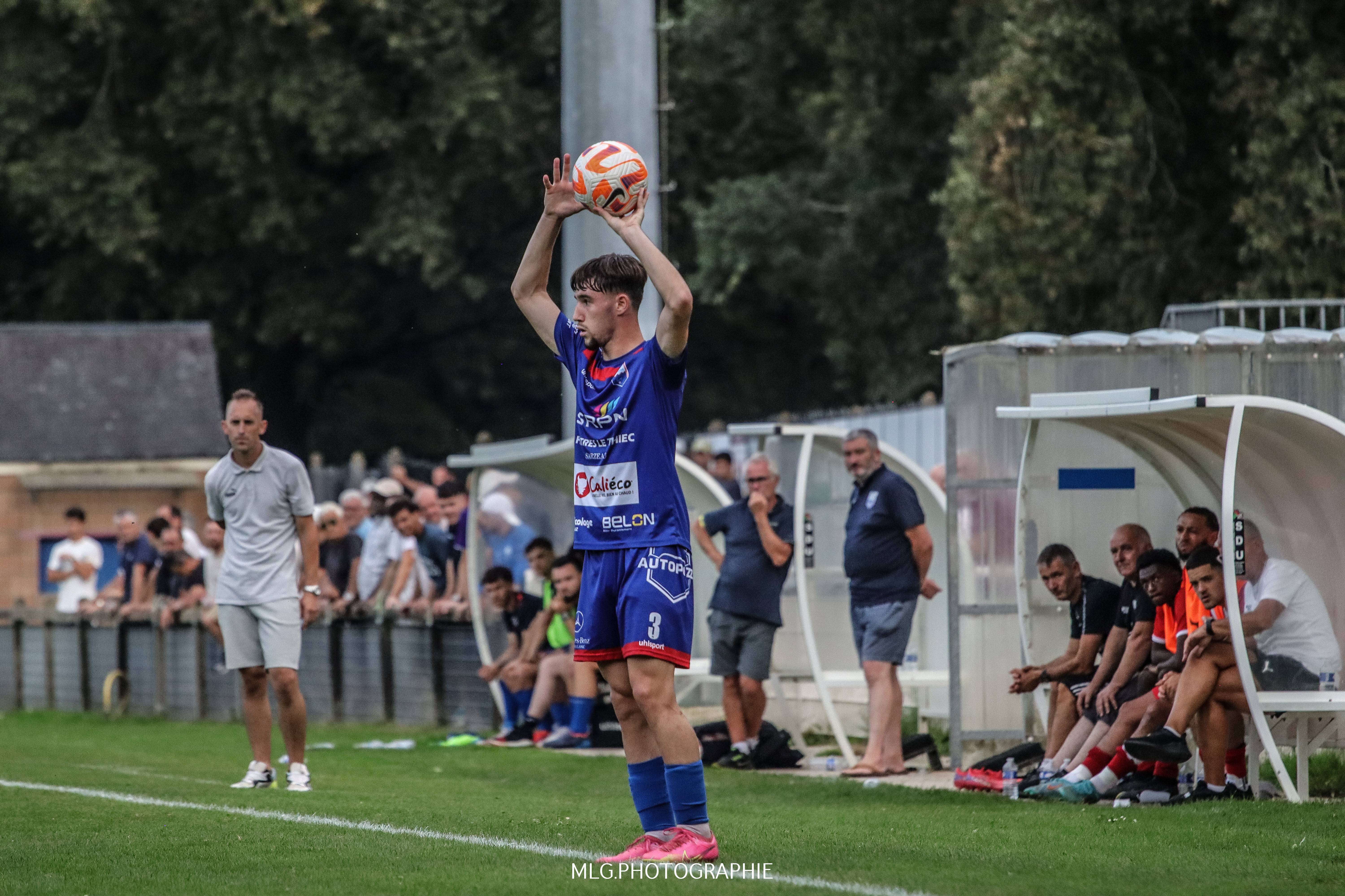 Image de l'article R1, J1. USM 2-2 AS Ménimur