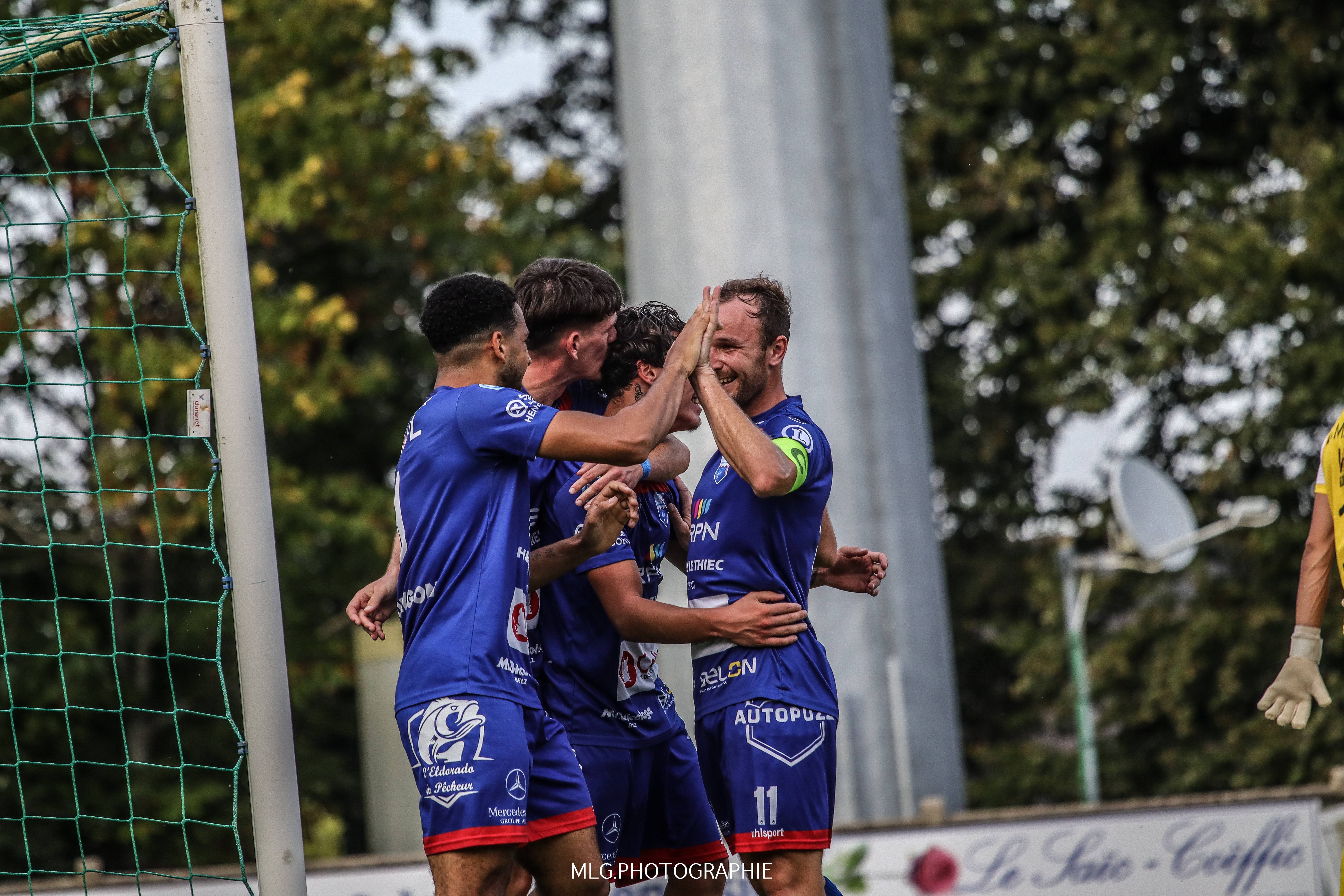 Image de l'article R1, J1. USM 2-2 AS Ménimur
