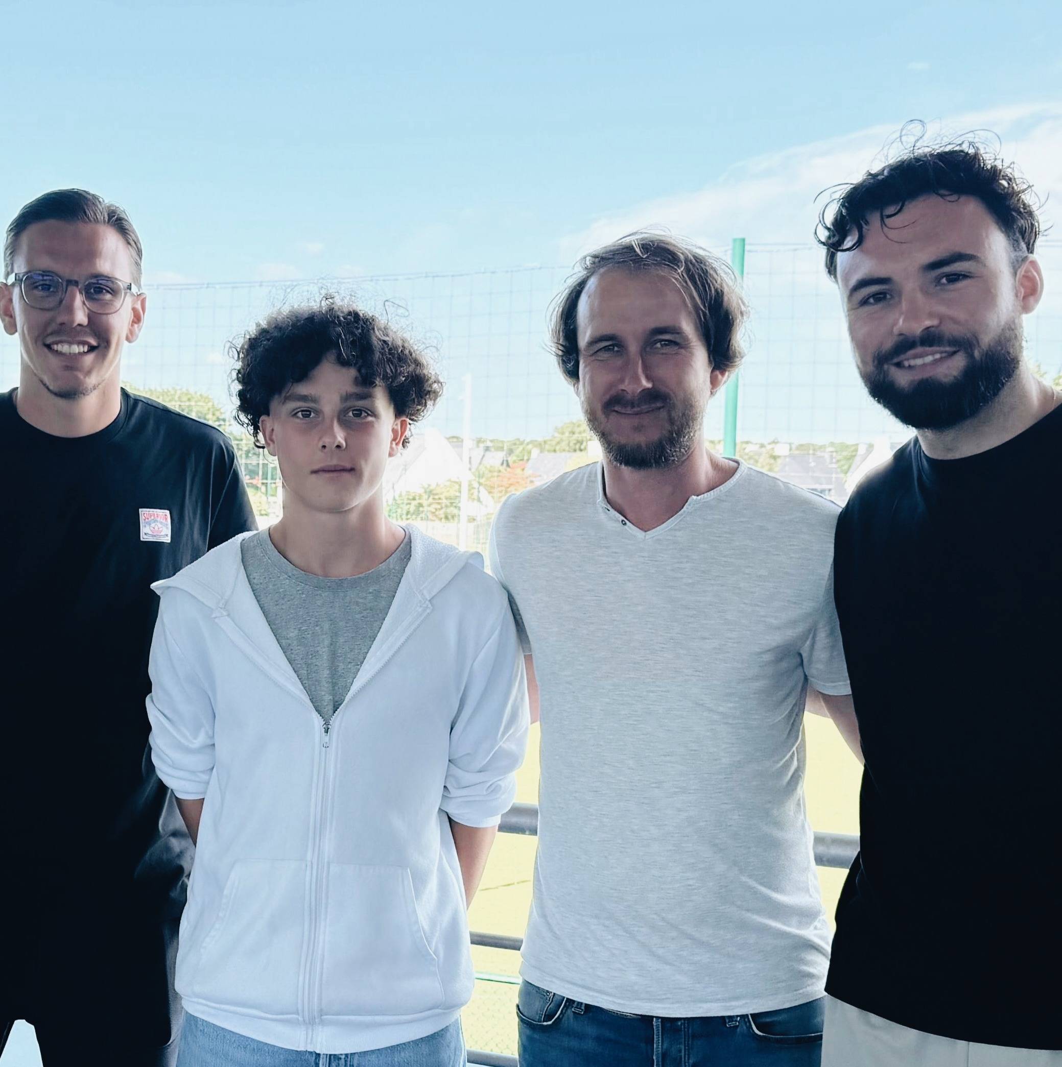 Image de l'article M. Millotte signe son premier contrat au centre de formation du FC Lorient